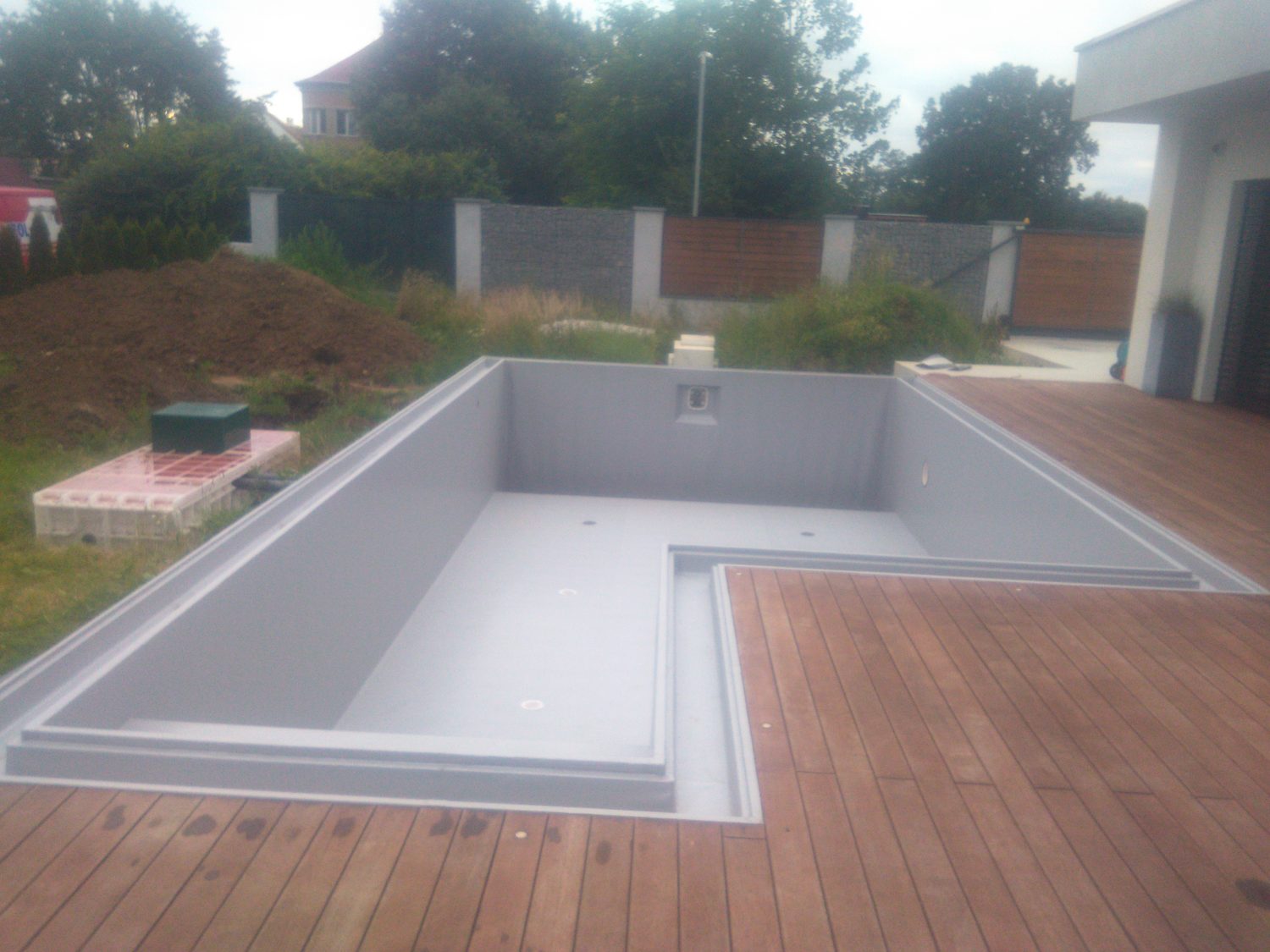 Izolace bazénu s přelivem - Tábor - 1