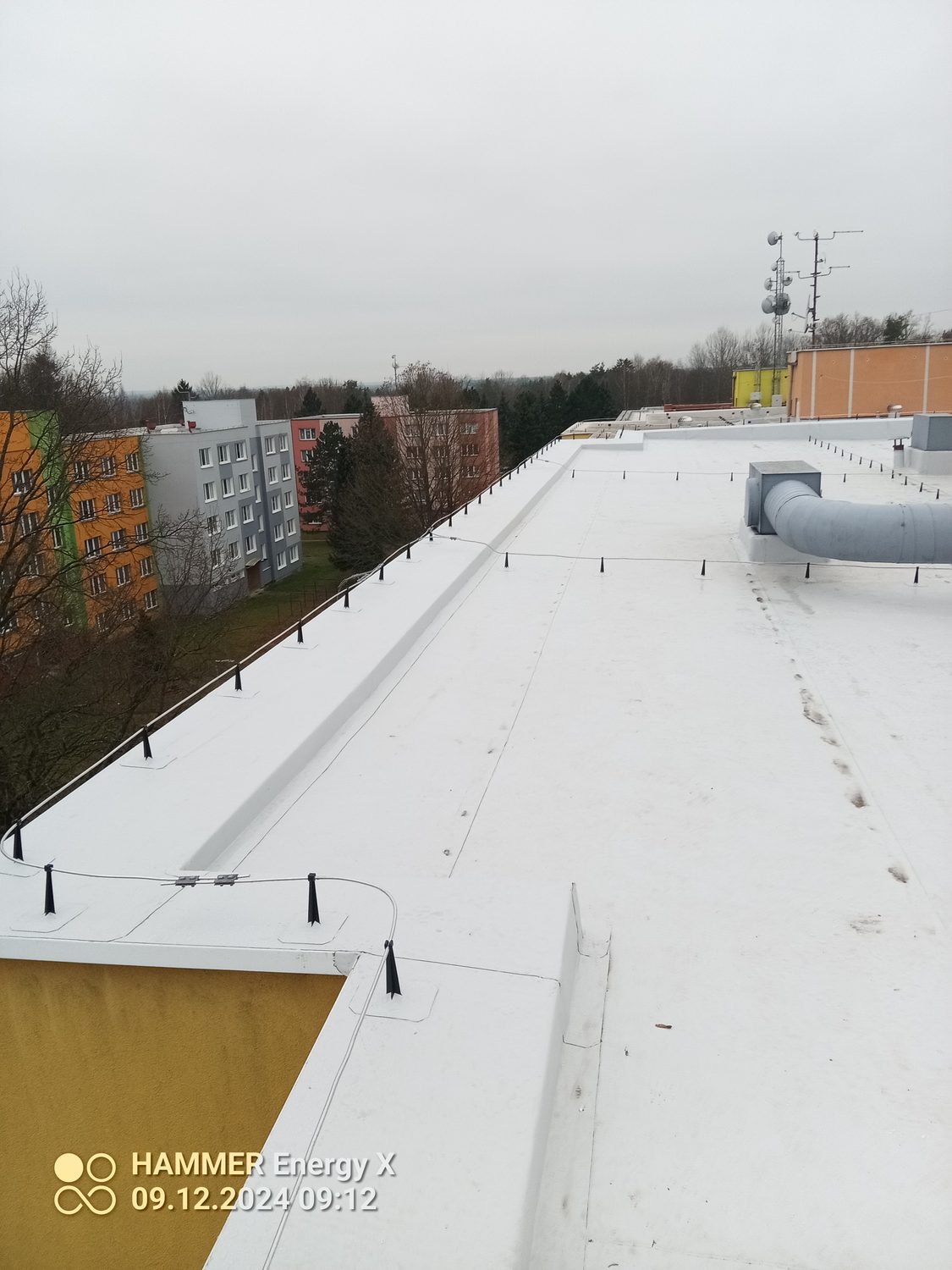 Oprava střechy panelového domu - Chlum u Třeboně - 5